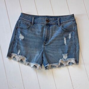Maurice’s crochet trim denim shorts! Size 8